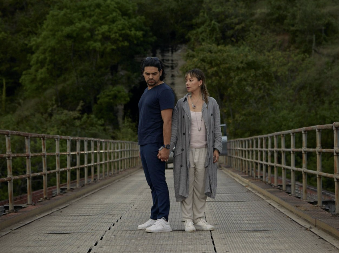 Lejos, Aquí llega a cines el 7 de mayo con una historia de duelo